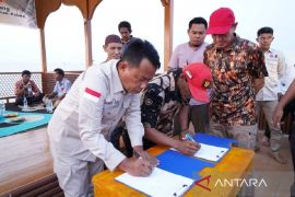 Bupati Kolaka resmikan penggunaan tempat ibadah di tempat wisata