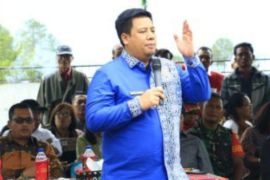 Bupati Samosir berikan tambahan anggaran untuk tiga desa