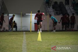 Elkan Baggot lahap menu latihan hari kedua di Irak