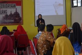 EF Kids &amp; Teens adakan pelatihan bahasa Inggris bagi guru