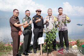 Bupati Solok hadiri gerakan penanaman 10 juta pohon bersama Polres Solok