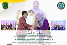 Advetorial - Bunda PAUD Labura terima penghargaan Wiyata Dharma Pratama