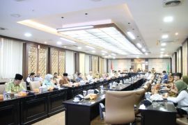 Pembahasan Raperda APBD  Jabar tahun 2024 tinggal tahap penyempurnaan