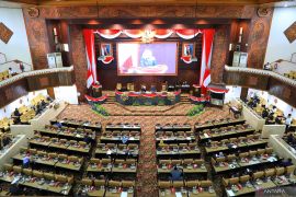 Gubernur Khofifah dan DPRD Jatim setujui Raperda RTRW 2023-2043