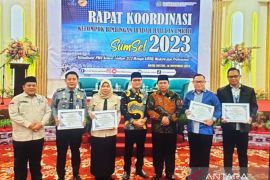 Imigrasi Palembang peroleh penghargaan pelayanan haji Kemenag Sumsel