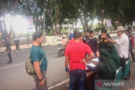 Puluhan warga terjaring razia busana di Lhokseumawe, mayoritas pria bercelana pendek