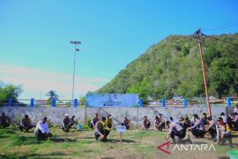 Polres Gorontalo Kota menanam pohon di lingkungan asrama polisi