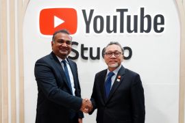 Minister Hasan discusses digital economy, trade with YouTube CEO