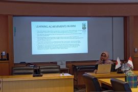 Akademisi Unand paparkan pendidikan kebidanan di Osaka University