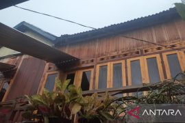 BPBD Sumsel salurkan bantuan bagi korban angin puting beliung