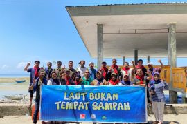 KPA Lestari Ambon gelar bakti sosial dan bagikan bibit gratis untuk masyarakat Morela