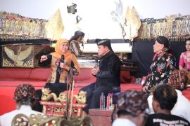 Wayangan, Gubernur Jatim ajak lestarikan warisan budaya tak benda