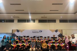 BKKBN Babel mewisuda 20 siswa Sekolah Lansia Tangguh Mentari