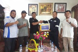 PT Timah bantu Pemdes Belo Laut kerukan pelabuhan kapal nelayan