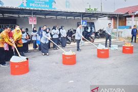 Kemenkumham Sumsel musnahkan ribuan arsip  keimigrasian dan fidusia