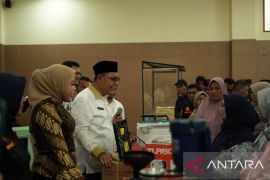 Pemkab Solok bantu alat usaha pelaku UMKM