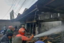 Tiga ruko di Pekanbaru hangus terbakar