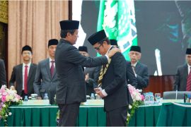 Eks konsultan Bank Dunia asal Limapuluh Kota itu jadi Rektor Unand