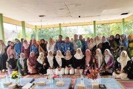 Inviting PAUD teachers to approach children with CUP formula