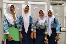 Telaah - Gen Y & Z : Jiwa Muda, Tapi Penyakitan, Tulang Lansia, dan Jompo Dini?