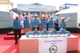 Terbanyak di Asia Tenggara, PLN resmikan 21 unit green hydrogen plant