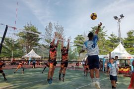 Turnamen Bola Voli Piala Bupati Cup 2023 resmi digelar, Debby: Sukses prestasi dan geliatkan ekonomi