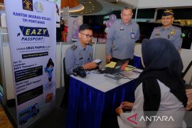 Imigrasi Kelas I TPI Pontianak gelar Layanan Eazy Passport di mal