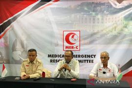 Three volunteers awaiting evacuation from Gaza to Egypt: MER-C
