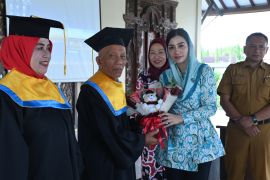 Trenggalek miliki program sekolah nonformal lansia