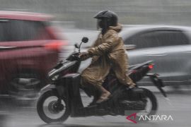 Hujan berpeluang turun di sejumlah kota besar
