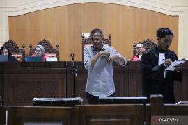 Syahbandar Pelabuhan Kayangan NTB mengakui surat pernyataan AMG jadi dasar penerbitan SPB