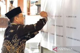 Pemkab Pamekasan tanda  tangani netralitas ASN pada Pemilu 2024