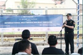 Bea Cukai Dukung Inisiatif Multimoda untuk Ekspor Briket Pertama dari Semarang