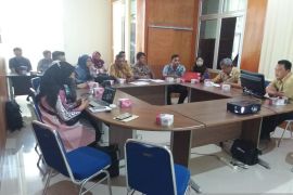 DPMPTK Bangka Tengah gelar dengar pendapat terkait standar pelayanan