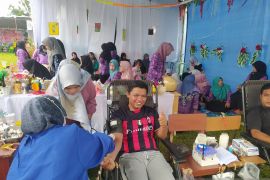 PMI Bangka Barat bersama para guru gelar aksi donor darah