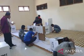 KPU Gorontalo Utara mulai merakit kotak suara pemilu