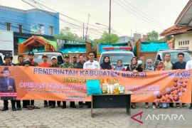 Dinas Perdagangan Bekasi gelar operasi pasar murah di Babelan