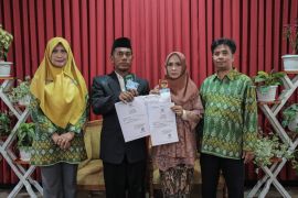 Pemkot Kediri fasilitasi pasangan program "Koper Pengantin"