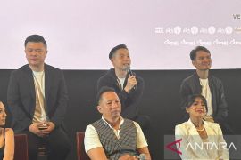 Cerita Ernest Prakasa membuat film hitam-putih untuk "JESEDEF"