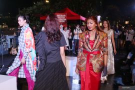 Sempat tertunda hujan, MPFW sukses buka ruang bagi desainer muda