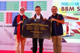 Menteri ESDM Arifin Tasrif memastikan masyarakat dapat BBM dengan harga standar