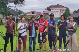 Pertama kali panahan putri Sulawesi Tenggara rebut tiket PON 2024