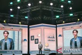 Boleh pinjam seratus? kata Lee Junho