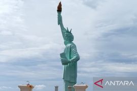 Wow, Patung Liberty di Maluku