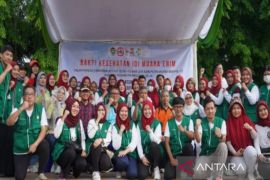 Ribuan warga ikuti bakti kesehatan IDI di Muara Enim