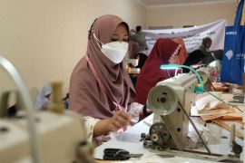 Pupuk Kujang dampingi masyarakat manfaatkan kain limbah konveksi