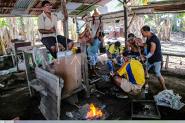 Pandai besi tradisional di Tidore Kepulauan