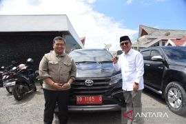 Bupati pinjam pakaikan lima mobil dinas kepada organisasi Islam di Tapsel