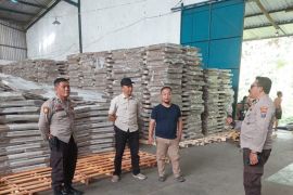 243 kotak suara logistik Pemilu 2024 di Jember ditemukan rusak