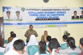 Bupati ajak anak-anak Tapsel bijak gunakan sosial media